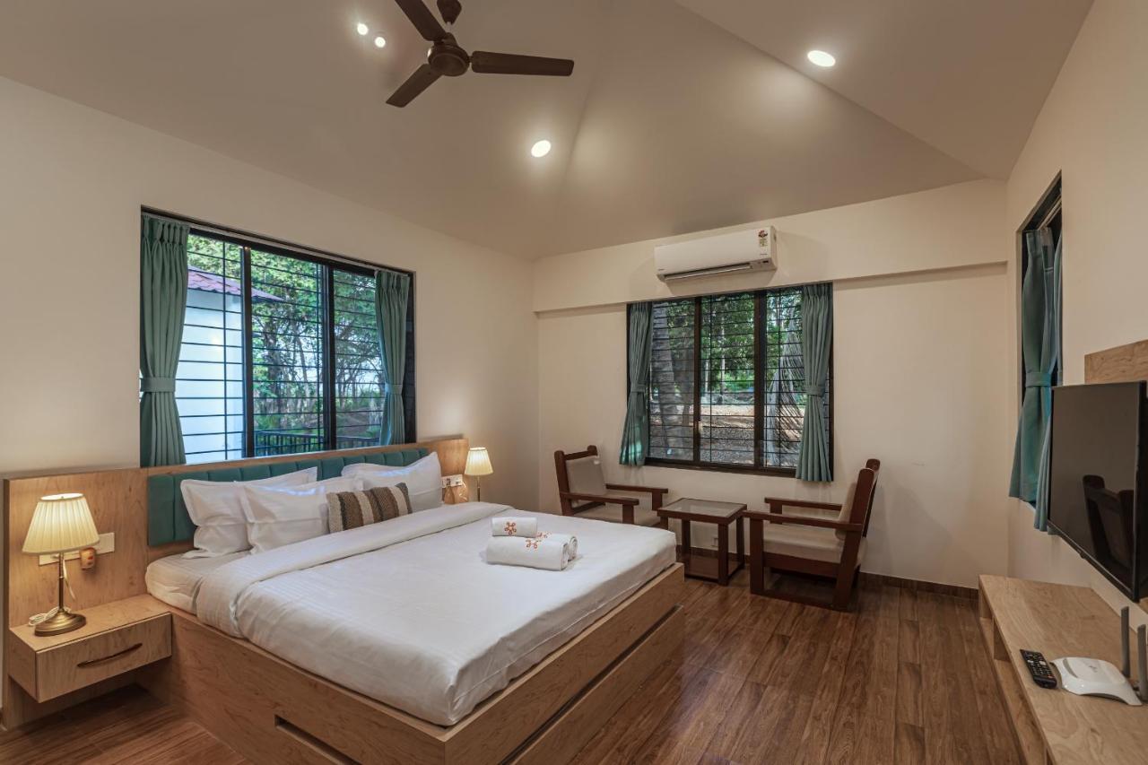 Saffronstays Riverfront Manor, 5-Bdr Pool Villa By Pej River Karjat Esterno foto