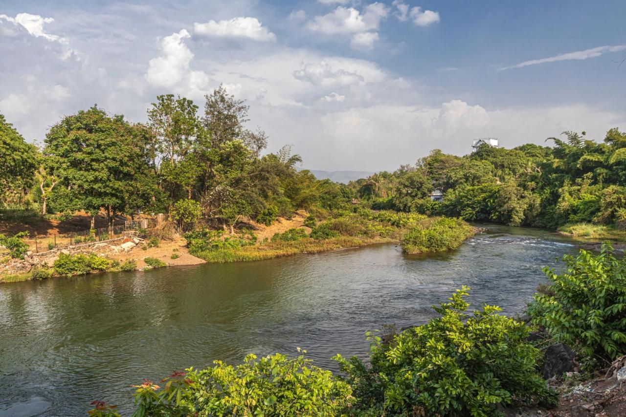 Saffronstays Riverfront Manor, 5-Bdr Pool Villa By Pej River Karjat Esterno foto